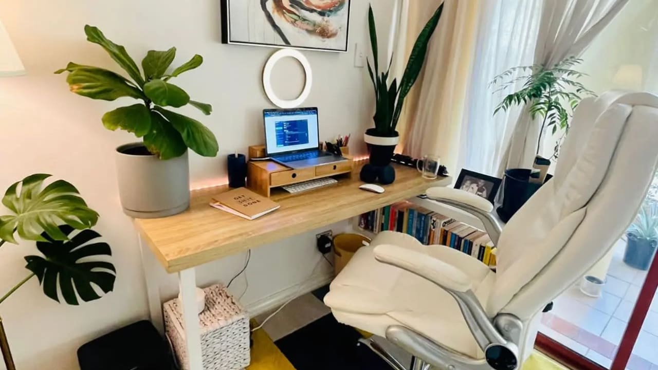 Furnished room with own bathroom