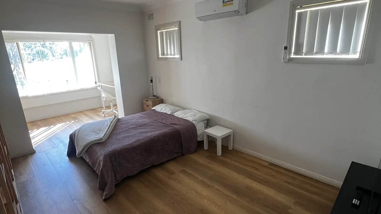 Furnished room in a share house