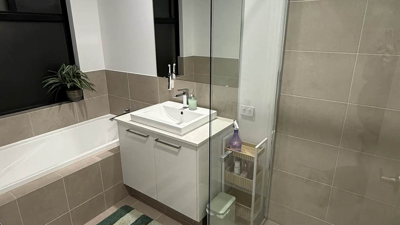 Unfurnished room in a share house
