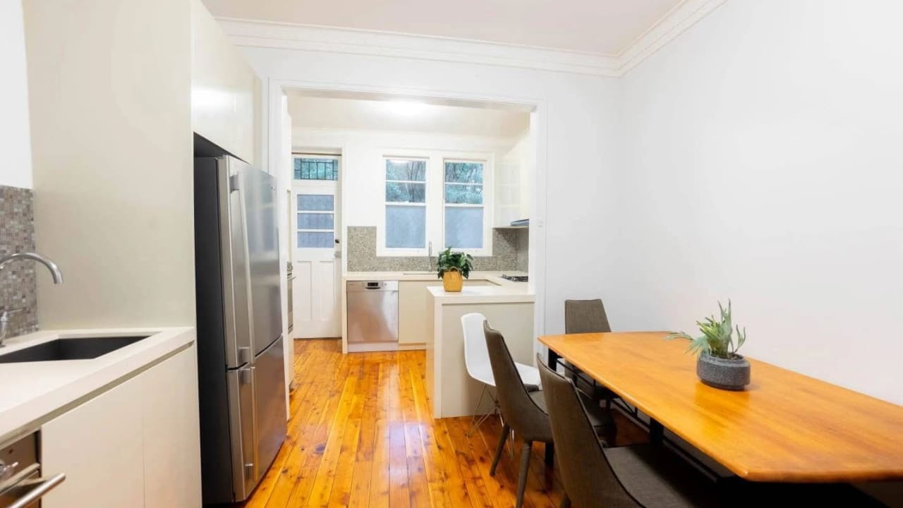 Furnished room in a flatshare