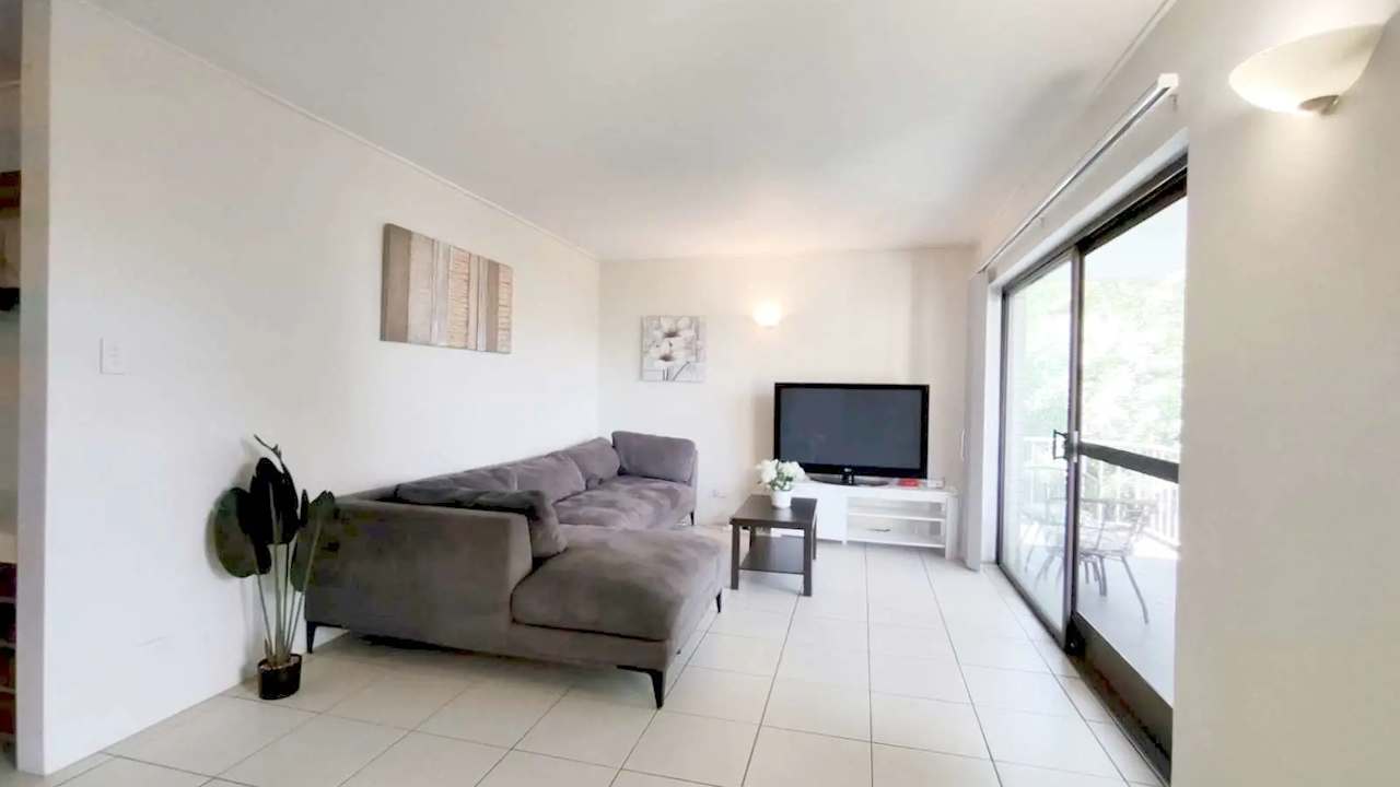 Whole property with 2 rooms for rent