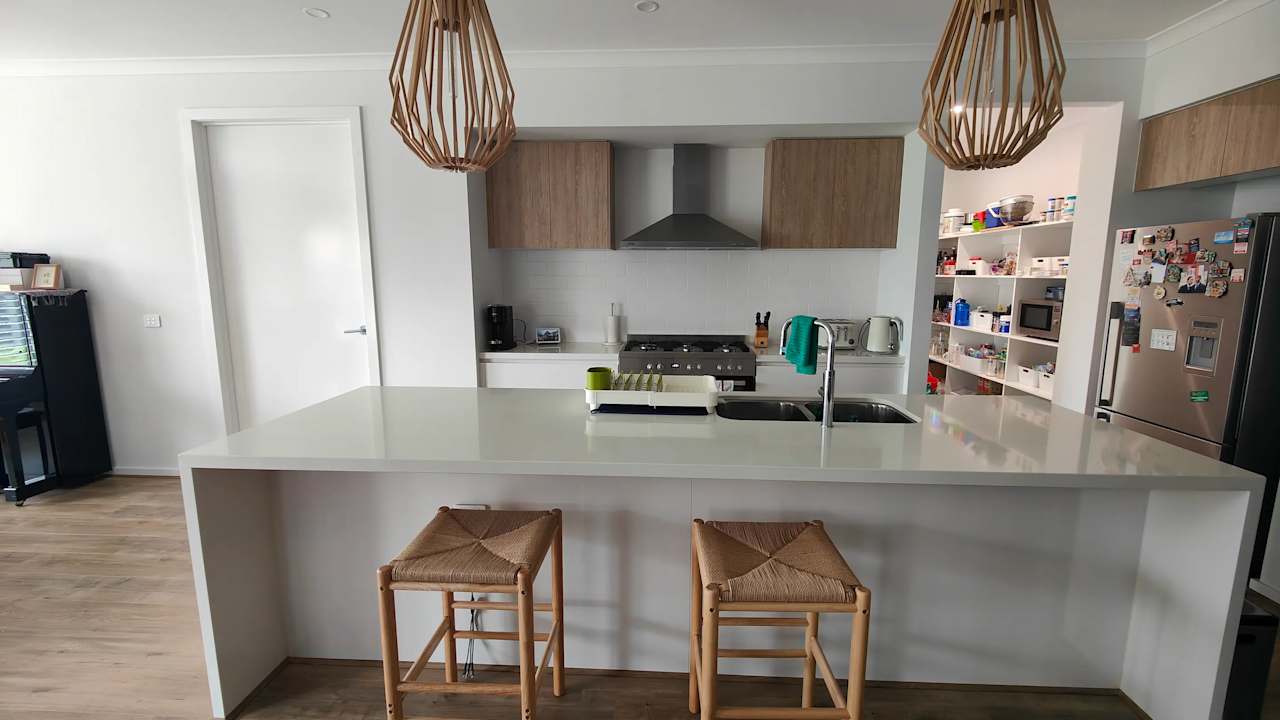 Room in a share house