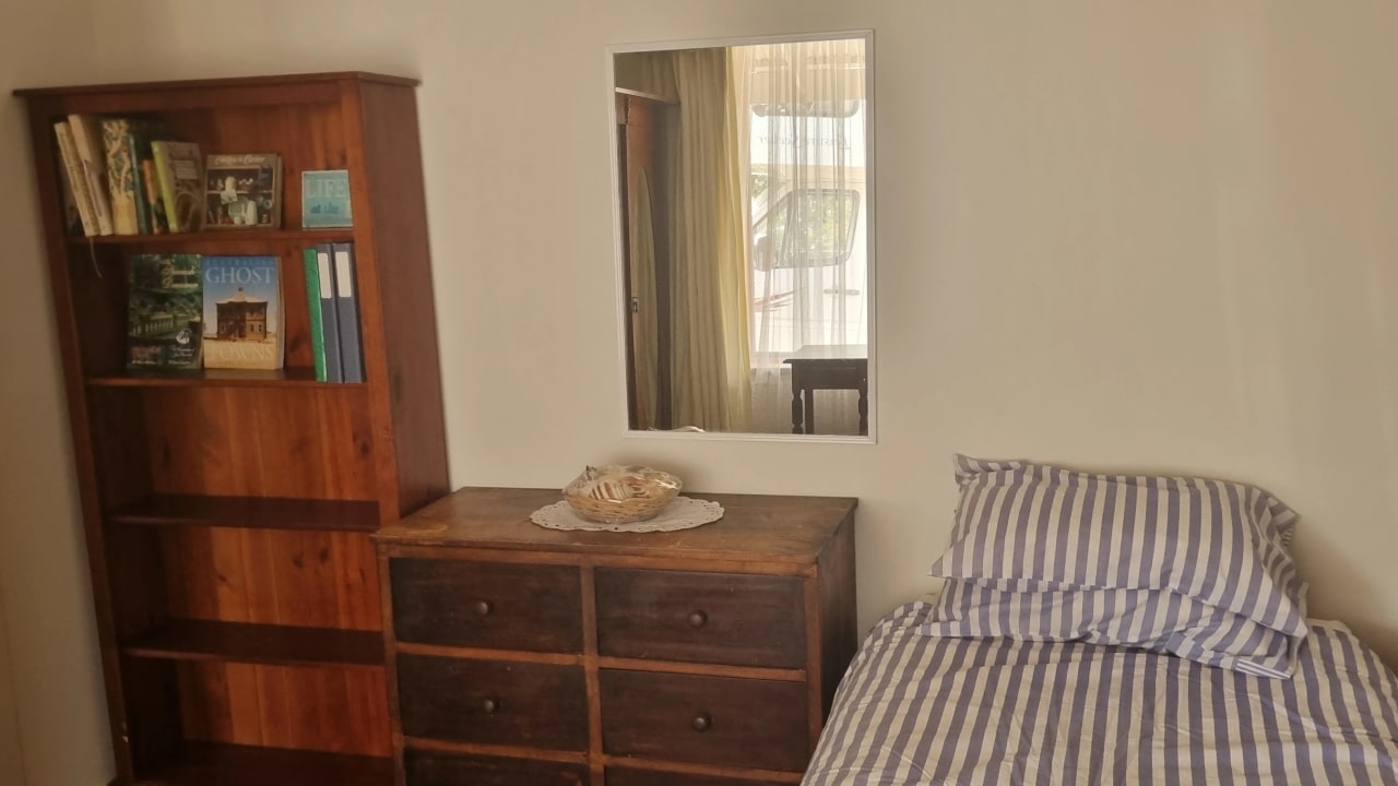 Room in a share house