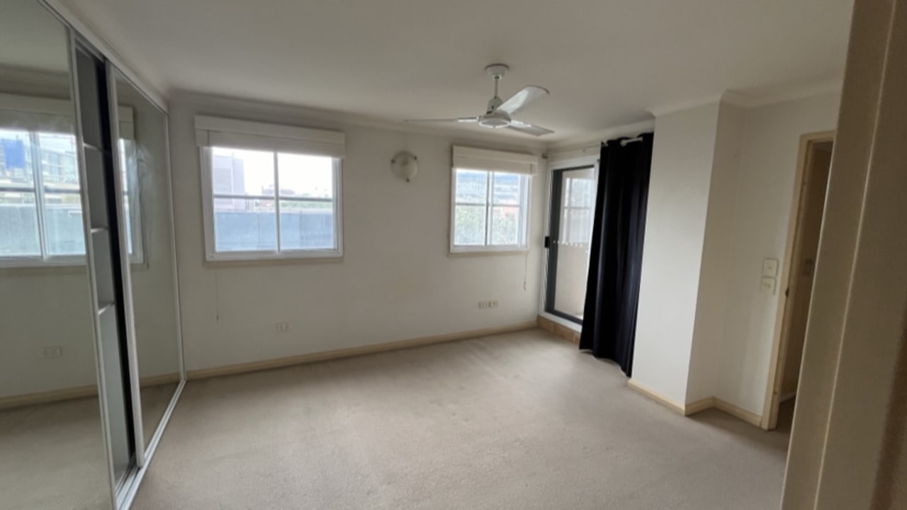 Unfurnished room with ensuite in a flatshare
