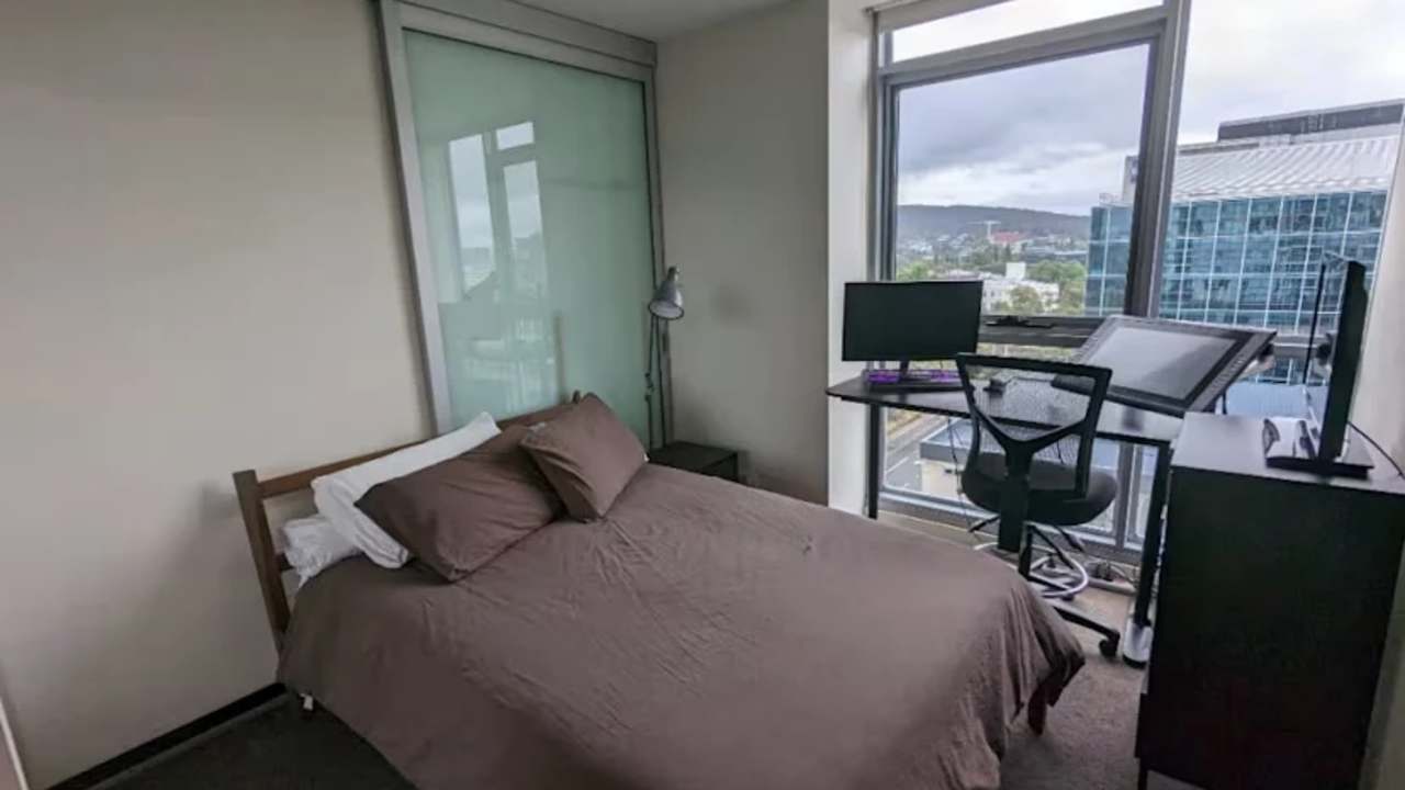 Unfurnished room in a flatshare