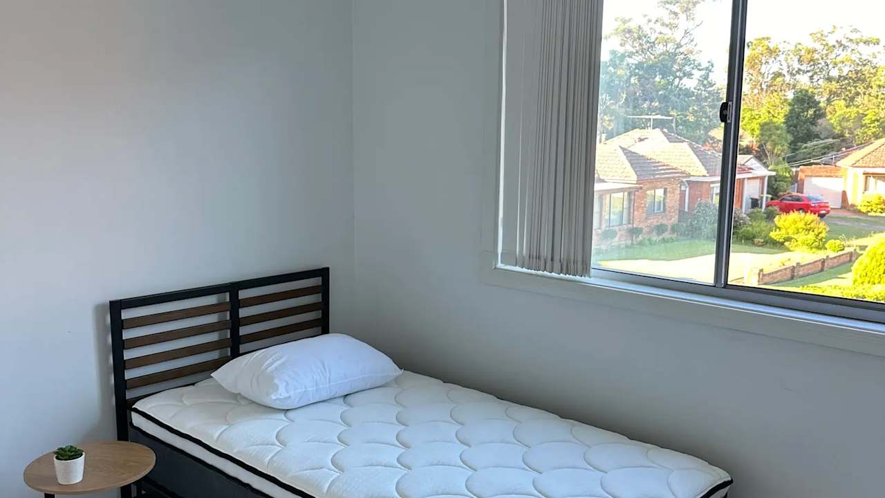 Furnished room in a share house