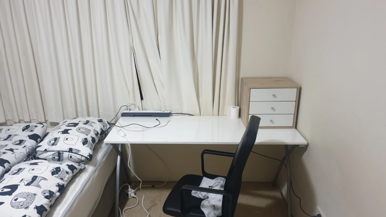 Furnished room in a share house
