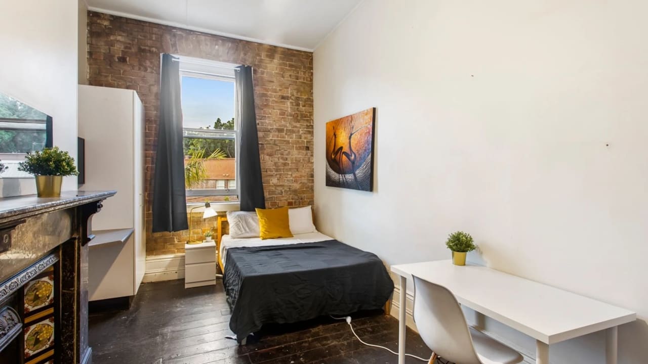 Furnished room in a share house