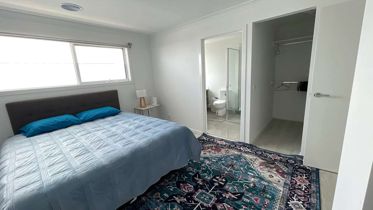 Furnished room with ensuite in a share house