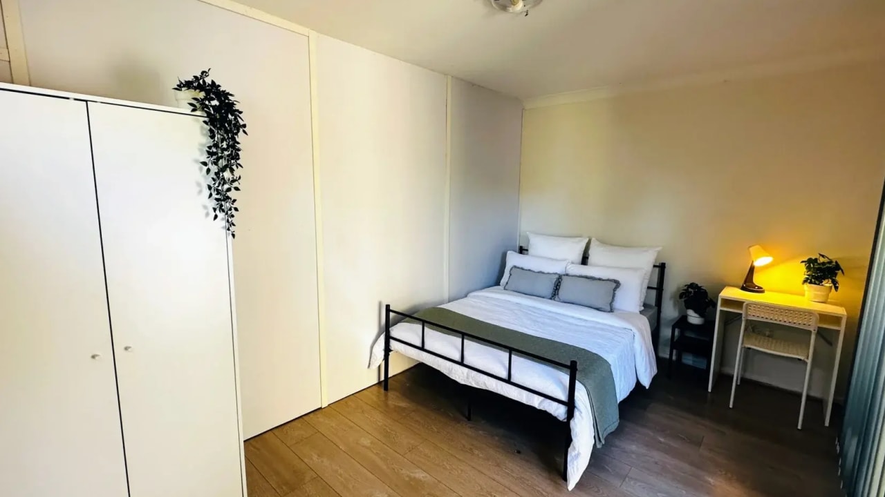 Furnished room in a share house