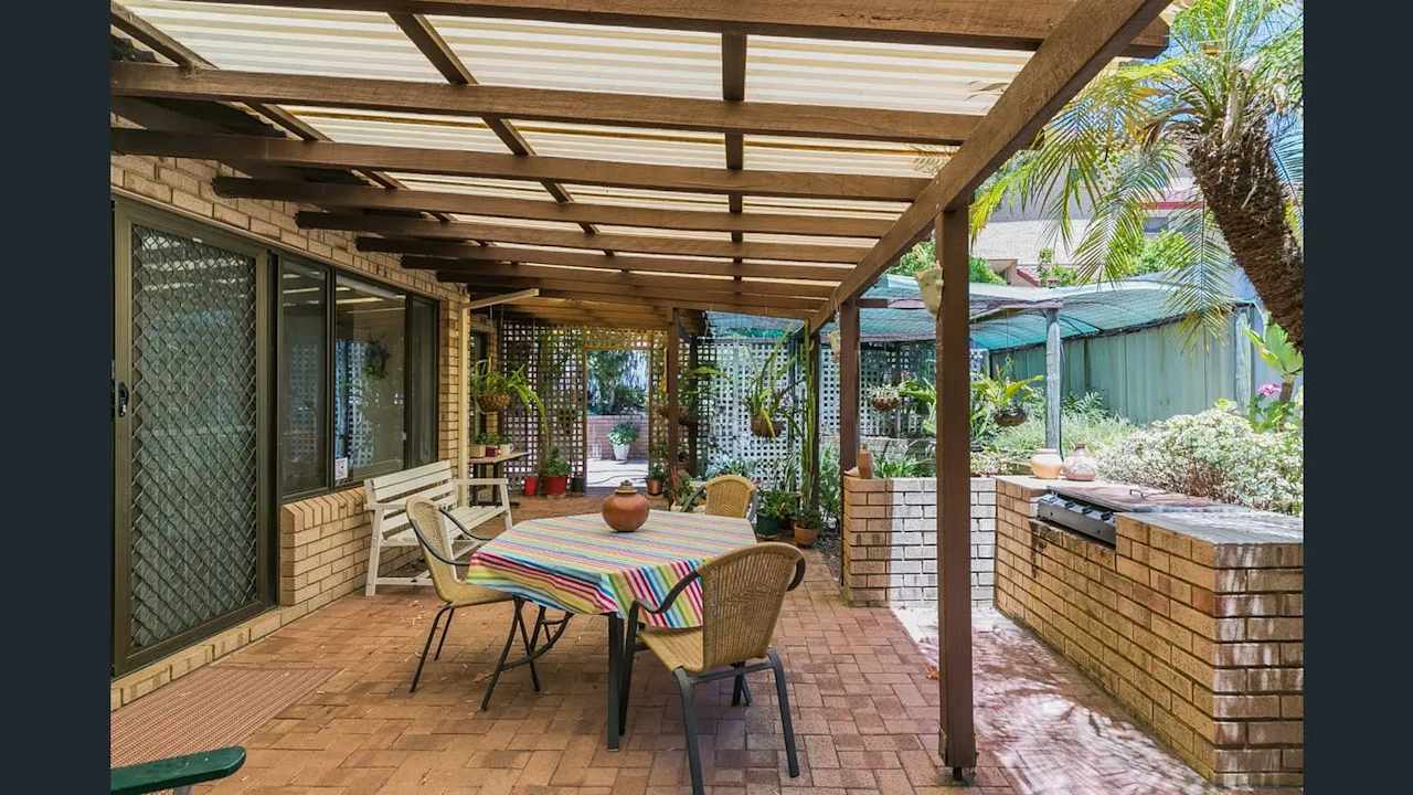 Room in a share house