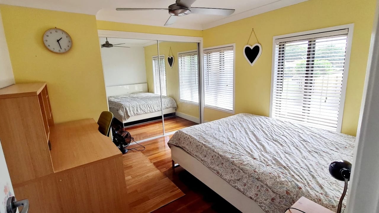 Furnished room in a share house