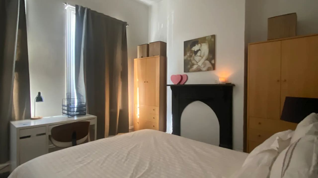 Furnished room in a share house