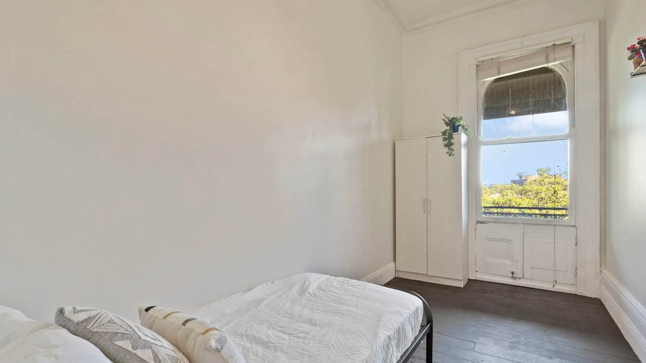 Furnished room in a share house