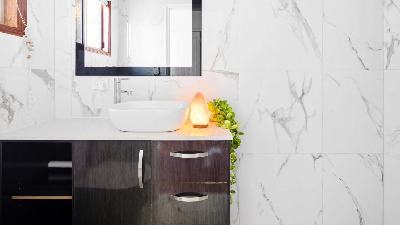 Furnished room with own bathroom