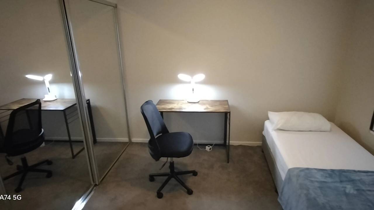 Furnished room in a flatshare