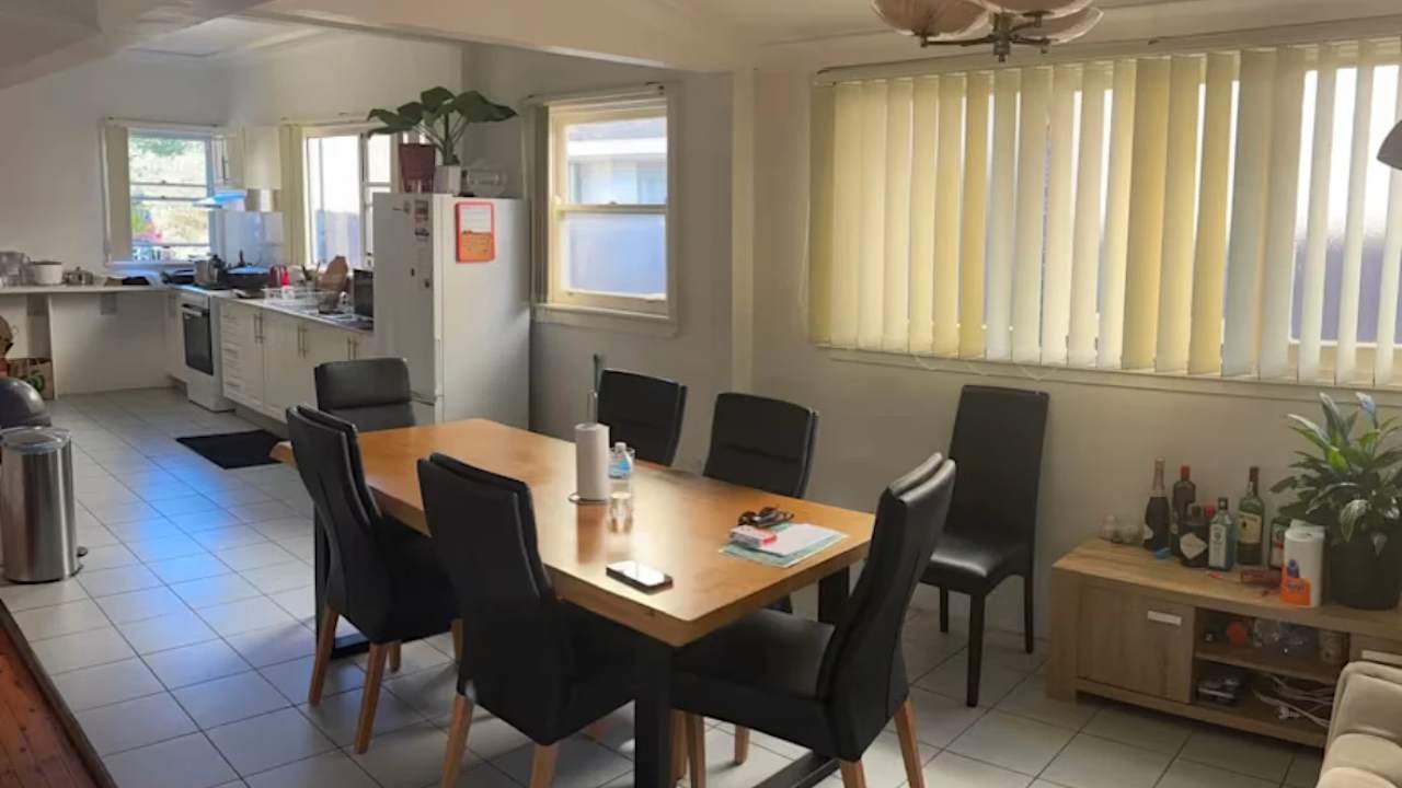 Furnished room in a share house