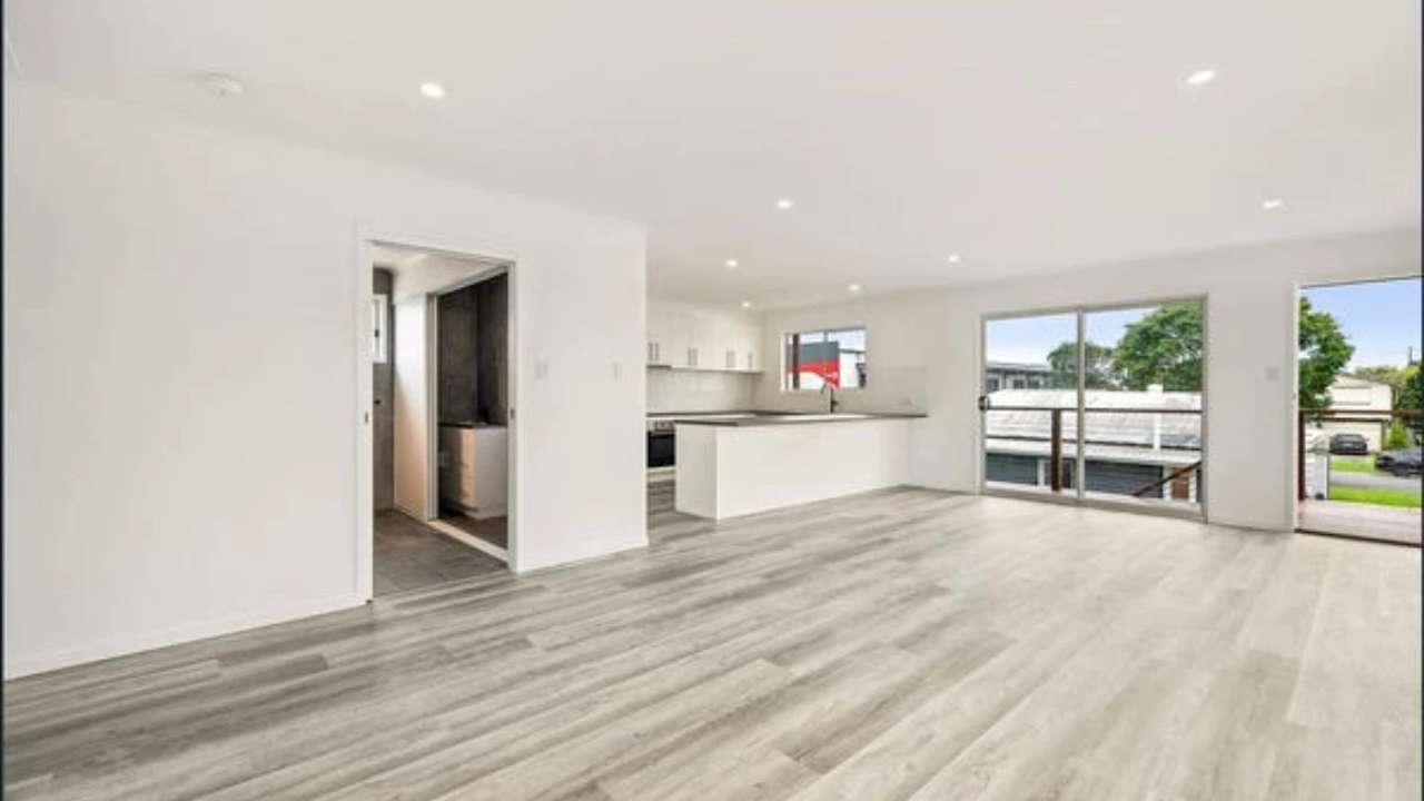 Whole property with 2 rooms for rent