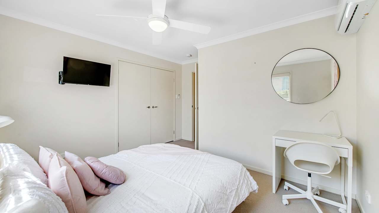Furnished room with own bathroom