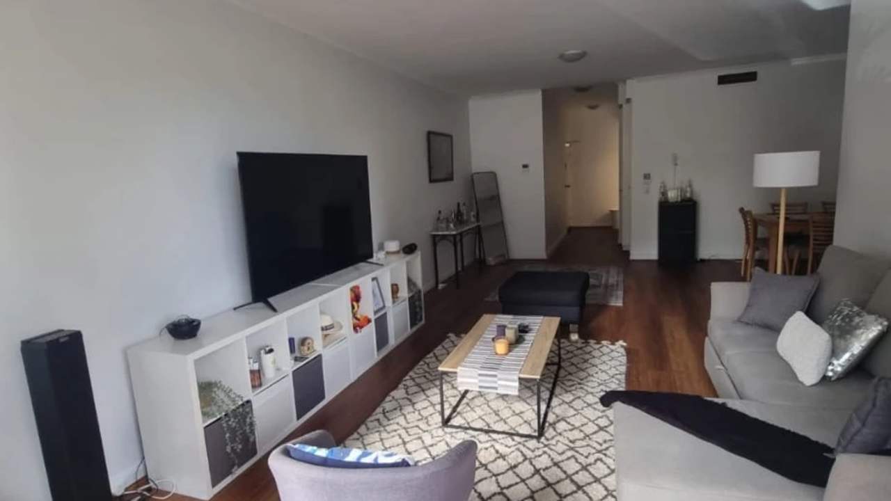 Furnished room with ensuite in a flatshare