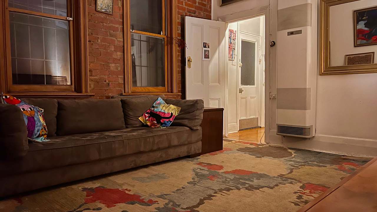 Furnished room in a share house