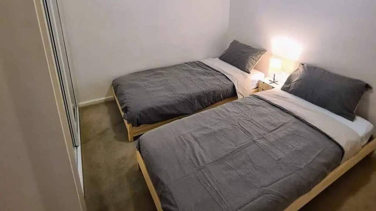 Furnished room in a flatshare