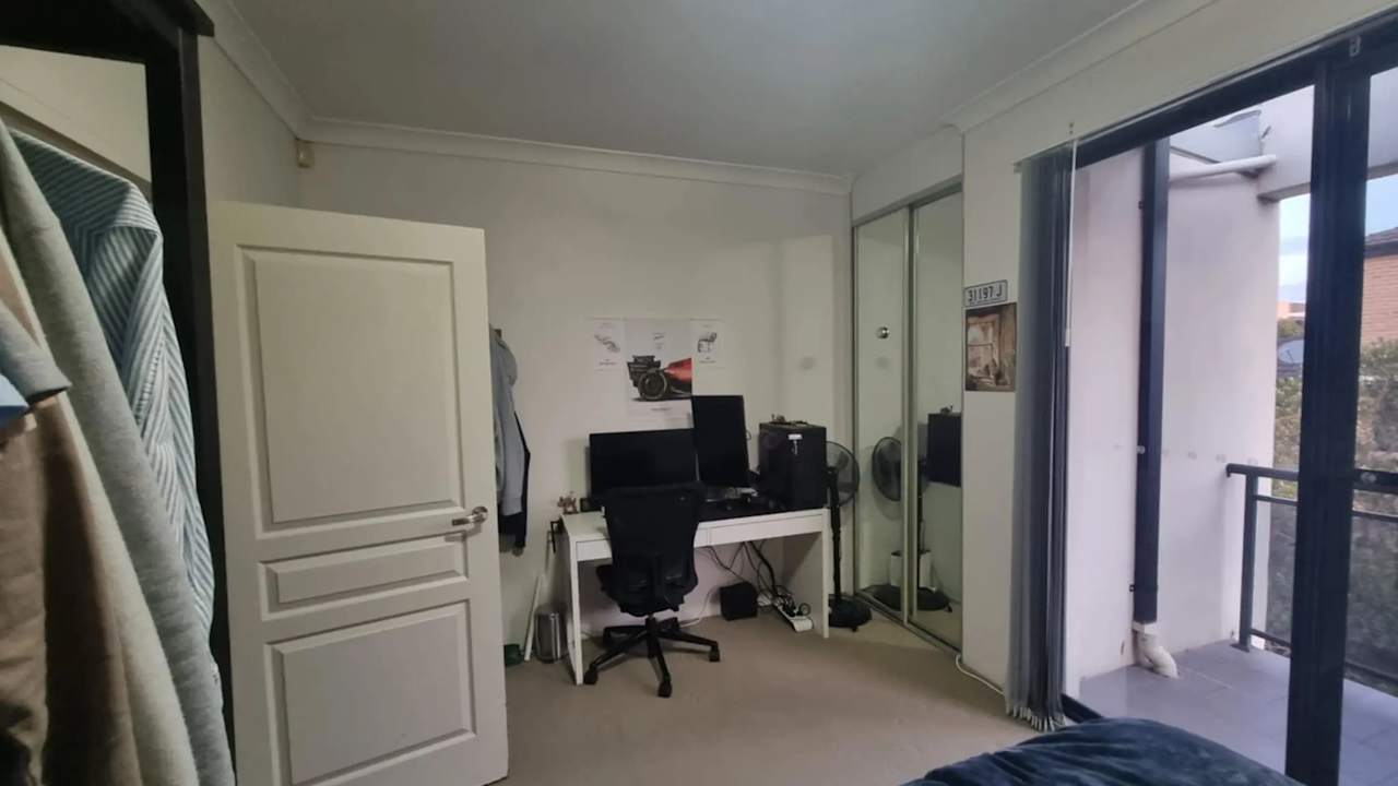 Unfurnished room with own bathroom