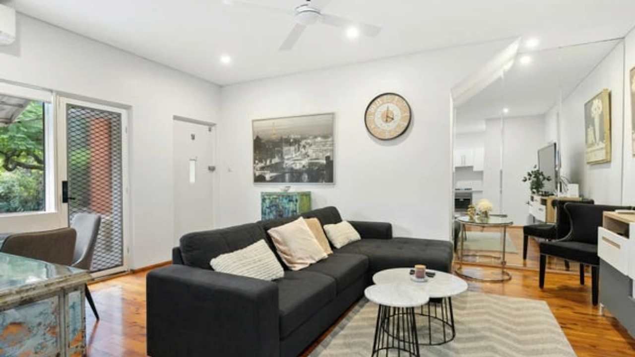 Furnished room in a flatshare