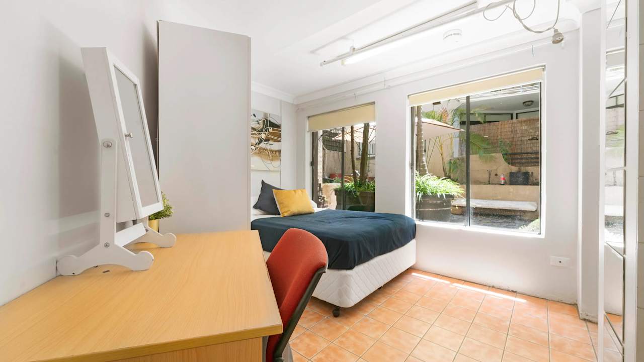 Furnished room in a share house