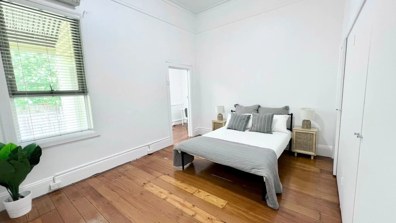 Room in a share house