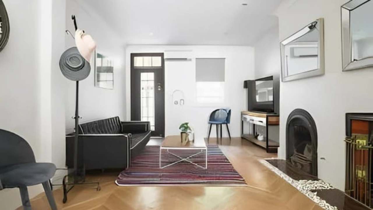 Furnished room in a share house