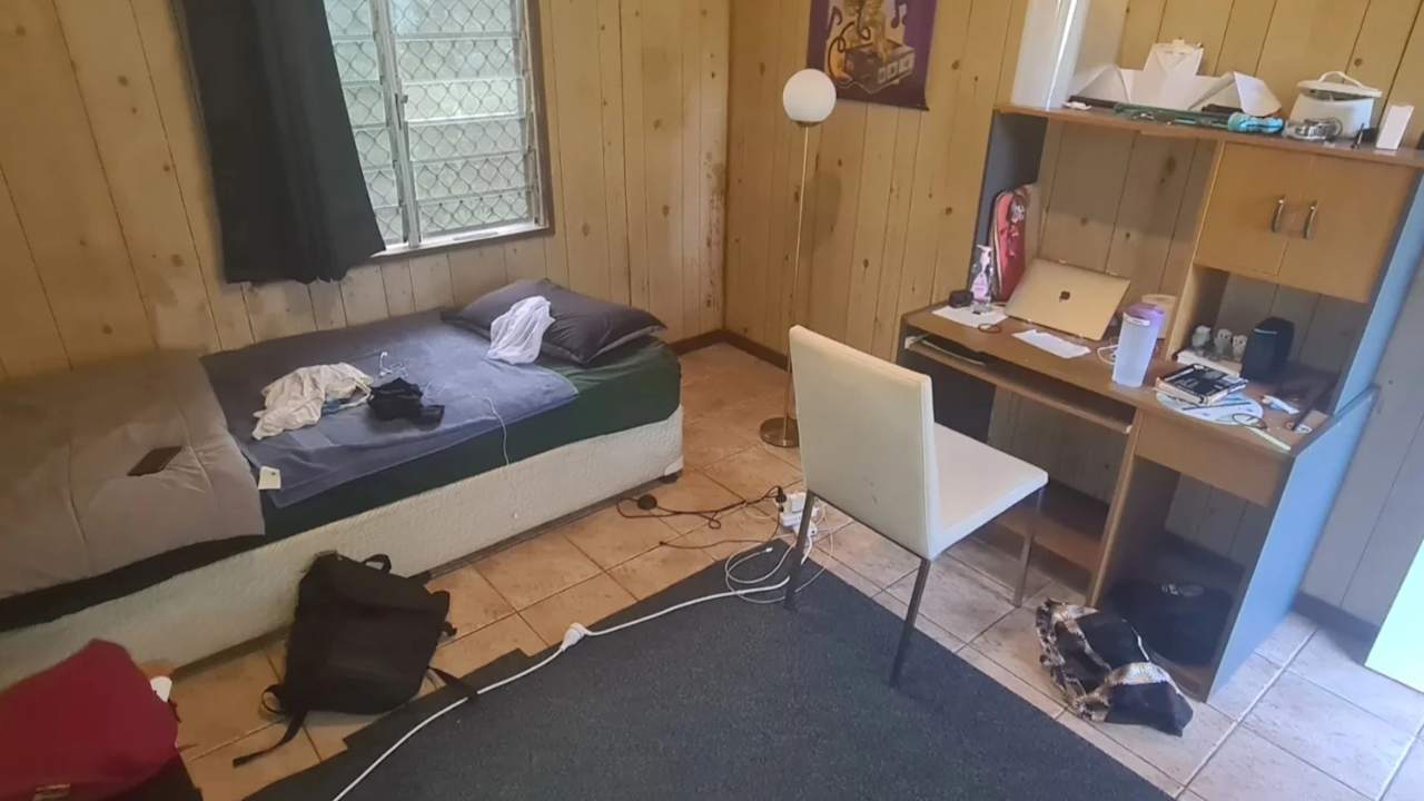Furnished room in a share house