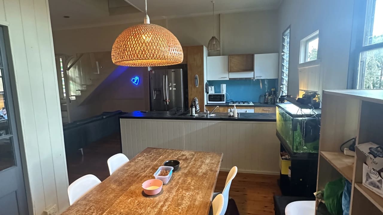 Room in a share house