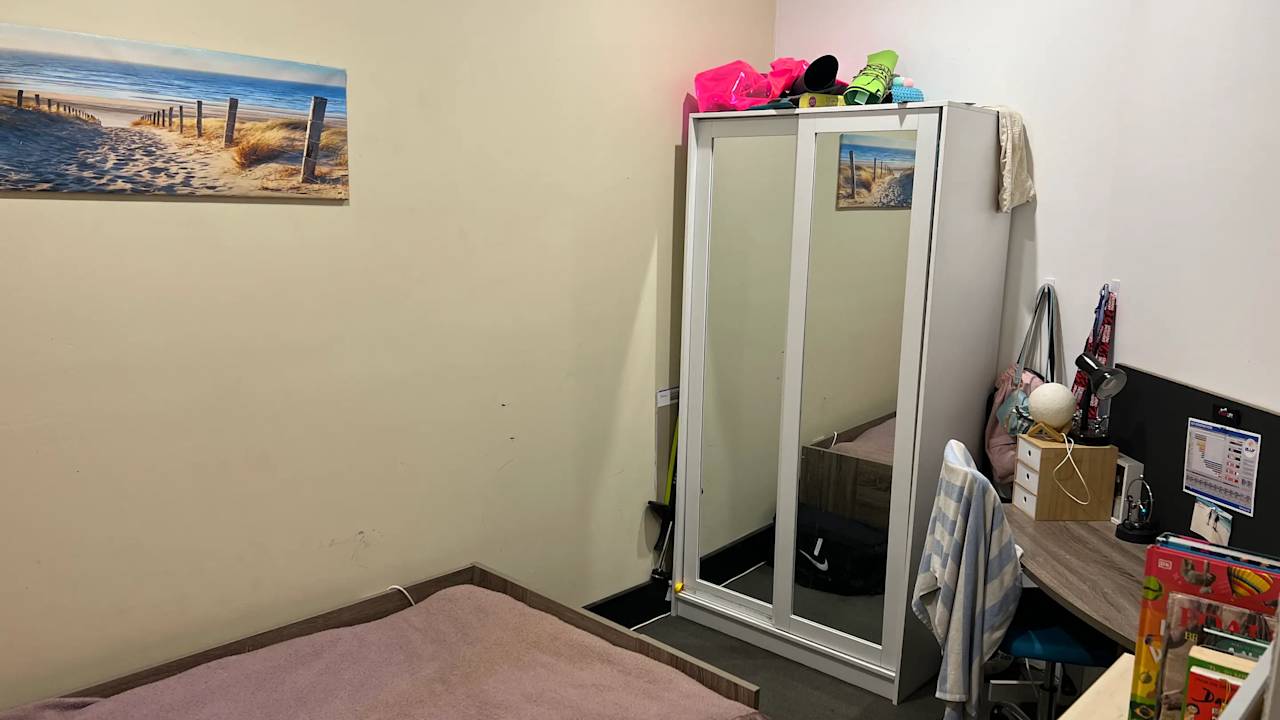 Whole property with 2 rooms for rent