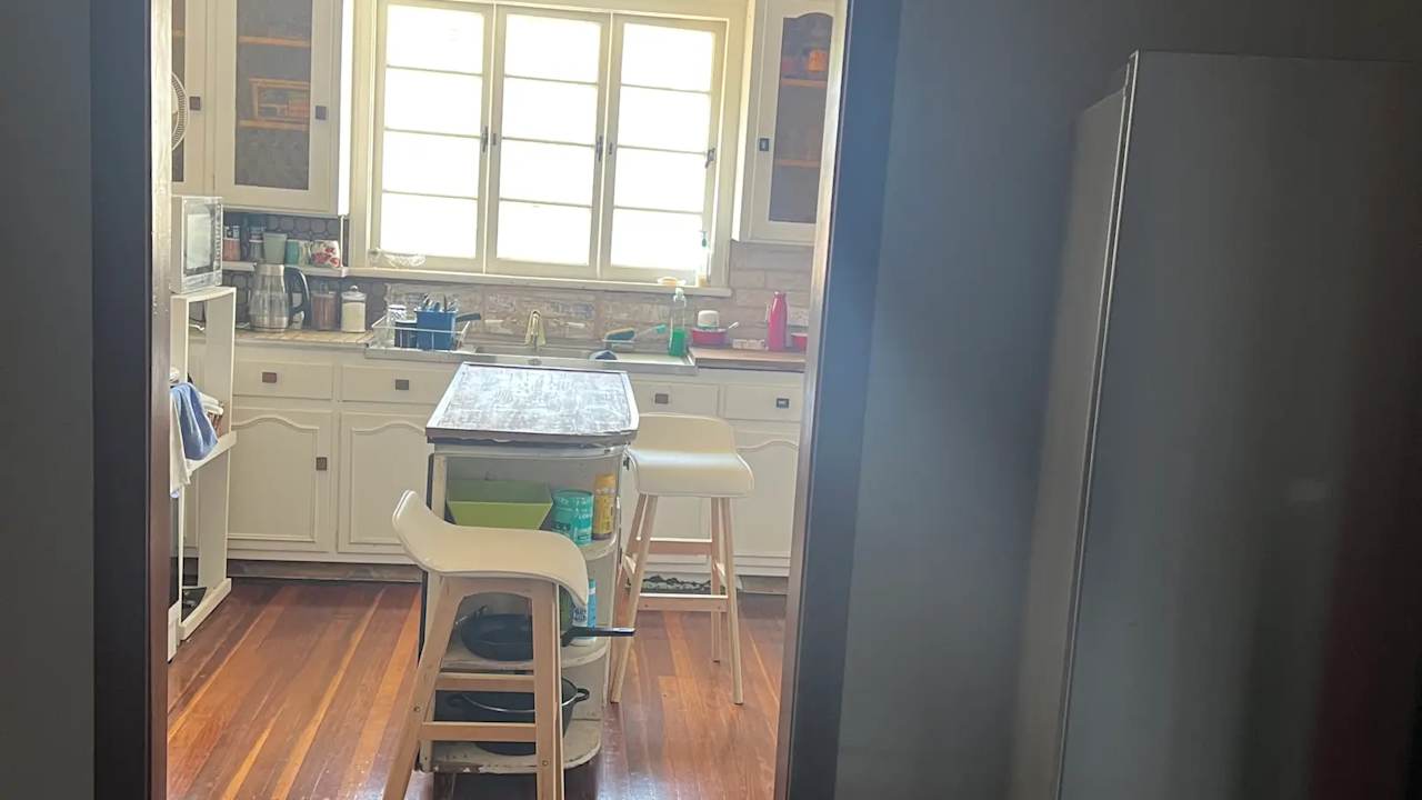Room in a share house