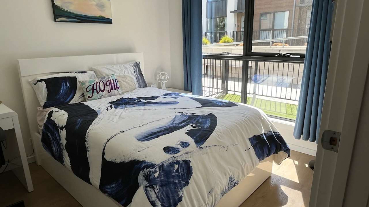 Furnished room in a share house