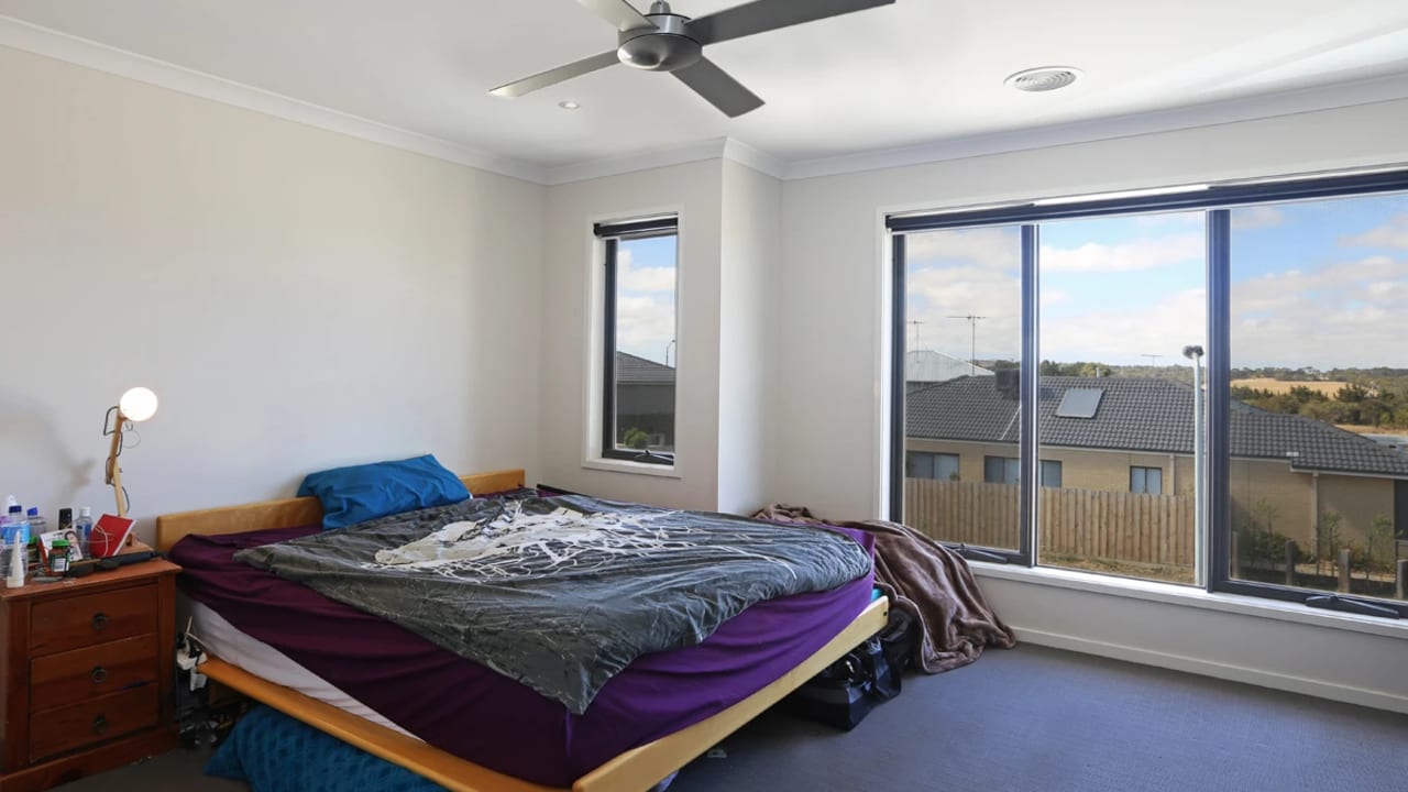 Furnished room in a share house