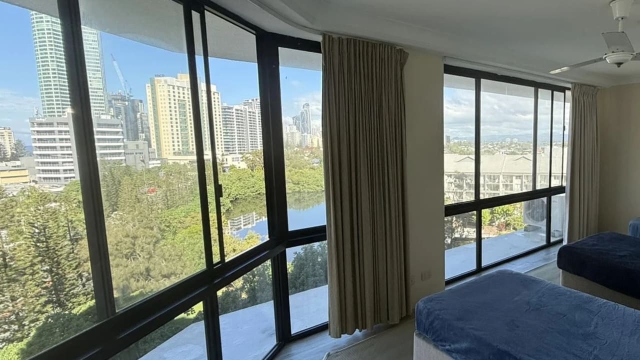 Furnished room in a flatshare