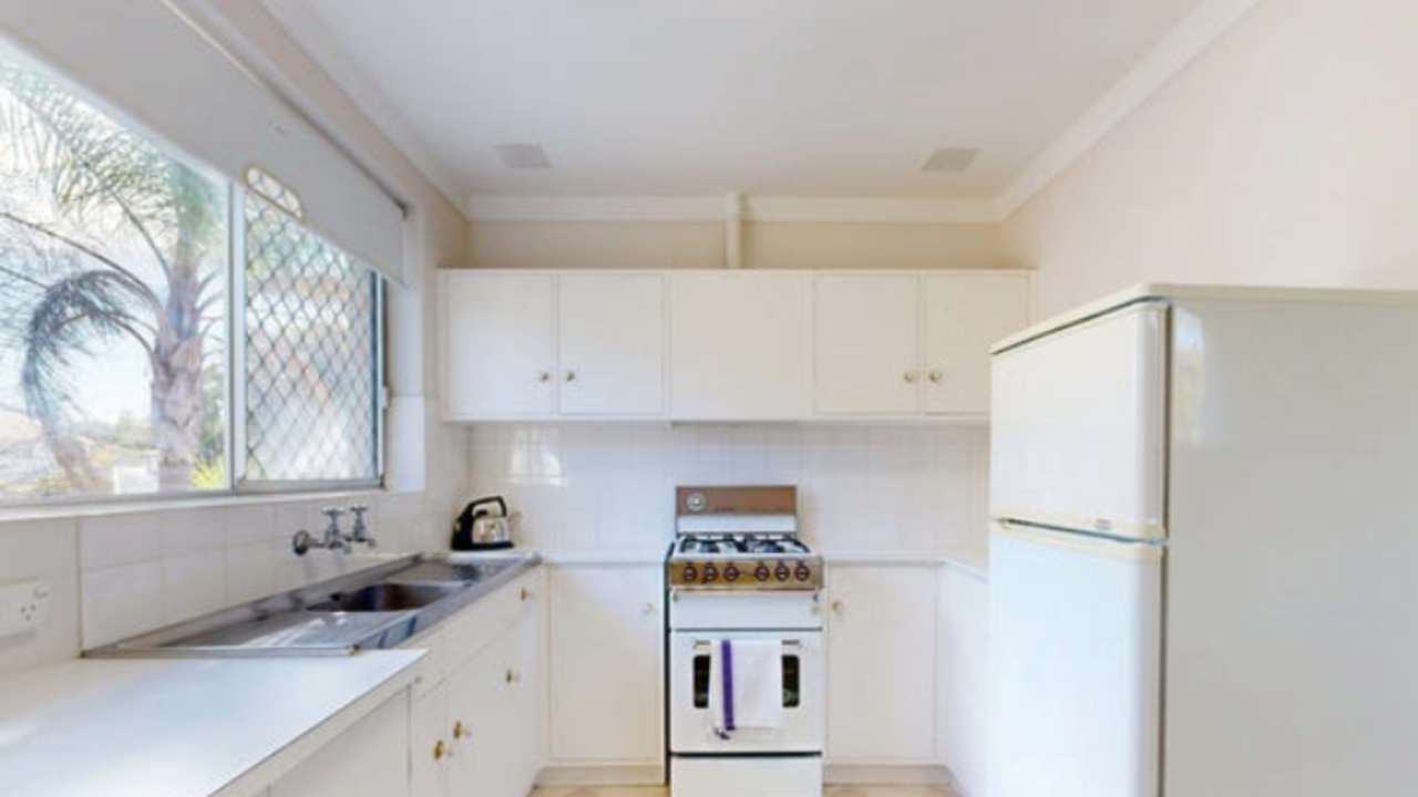 Whole property with 2 rooms for rent