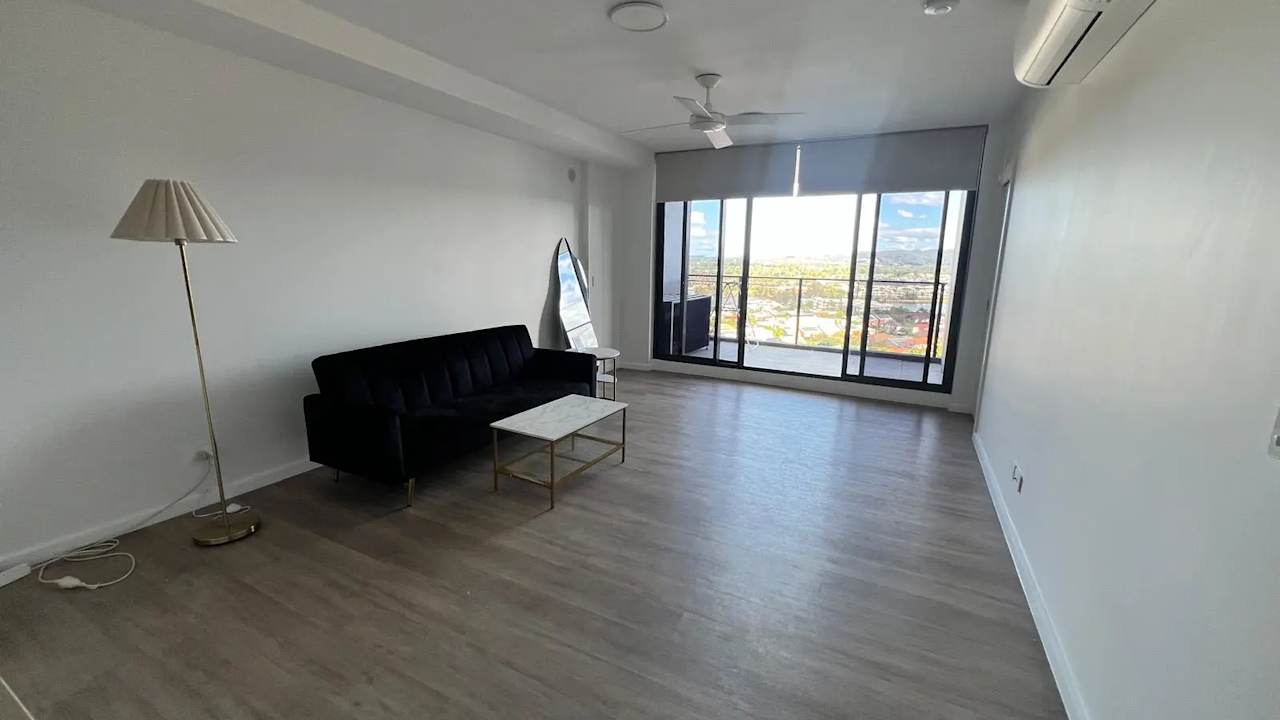 Unfurnished room with own bathroom