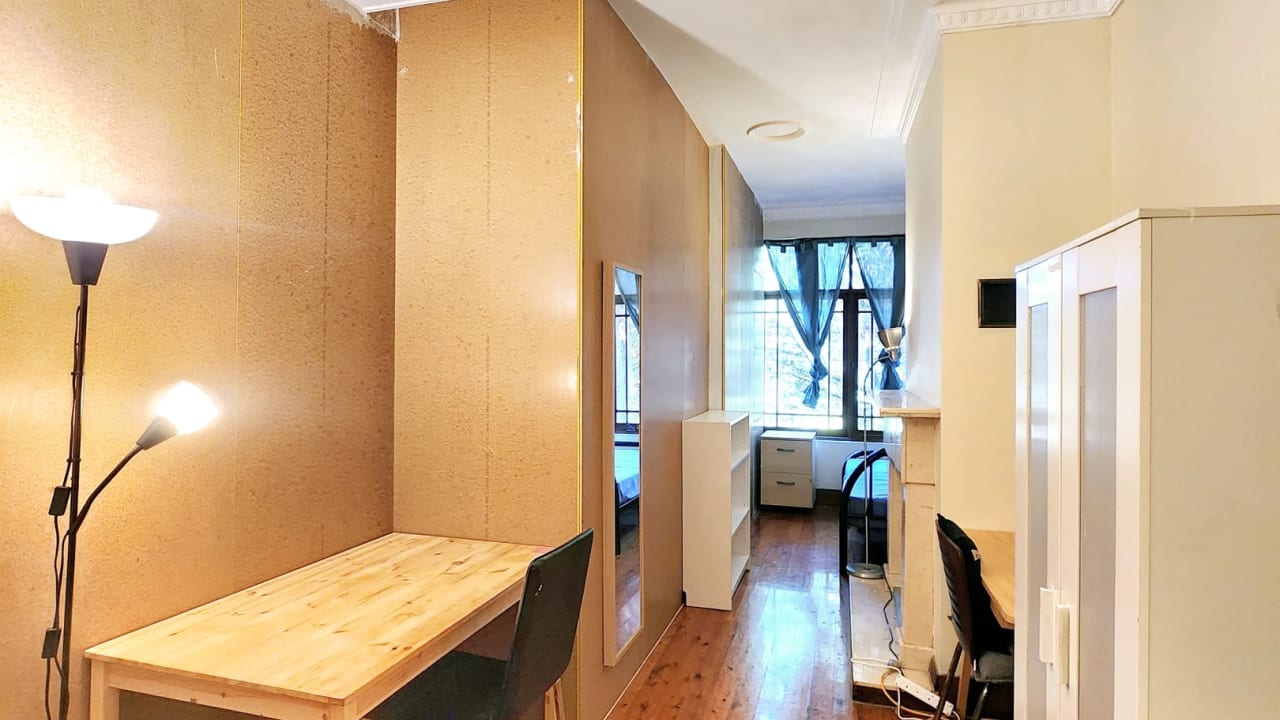Furnished room in a share house