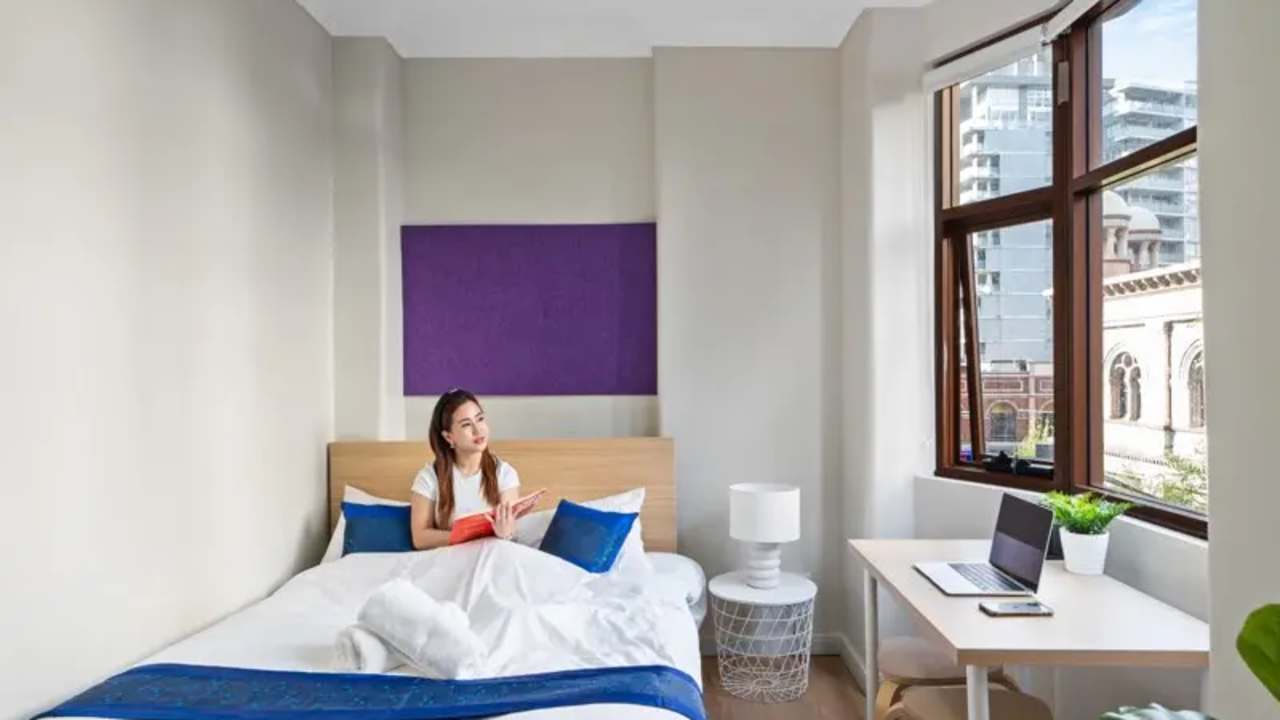 Furnished room in a share house
