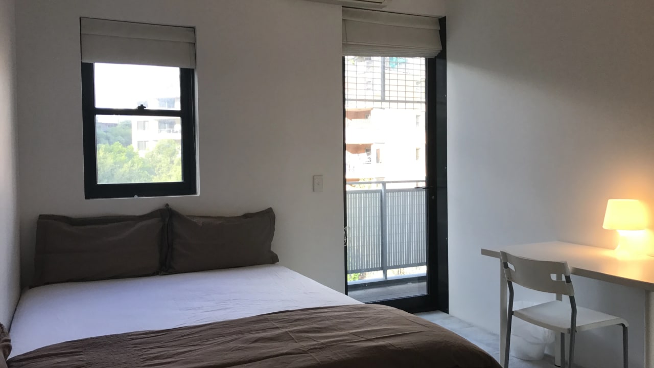 Furnished room in a flatshare