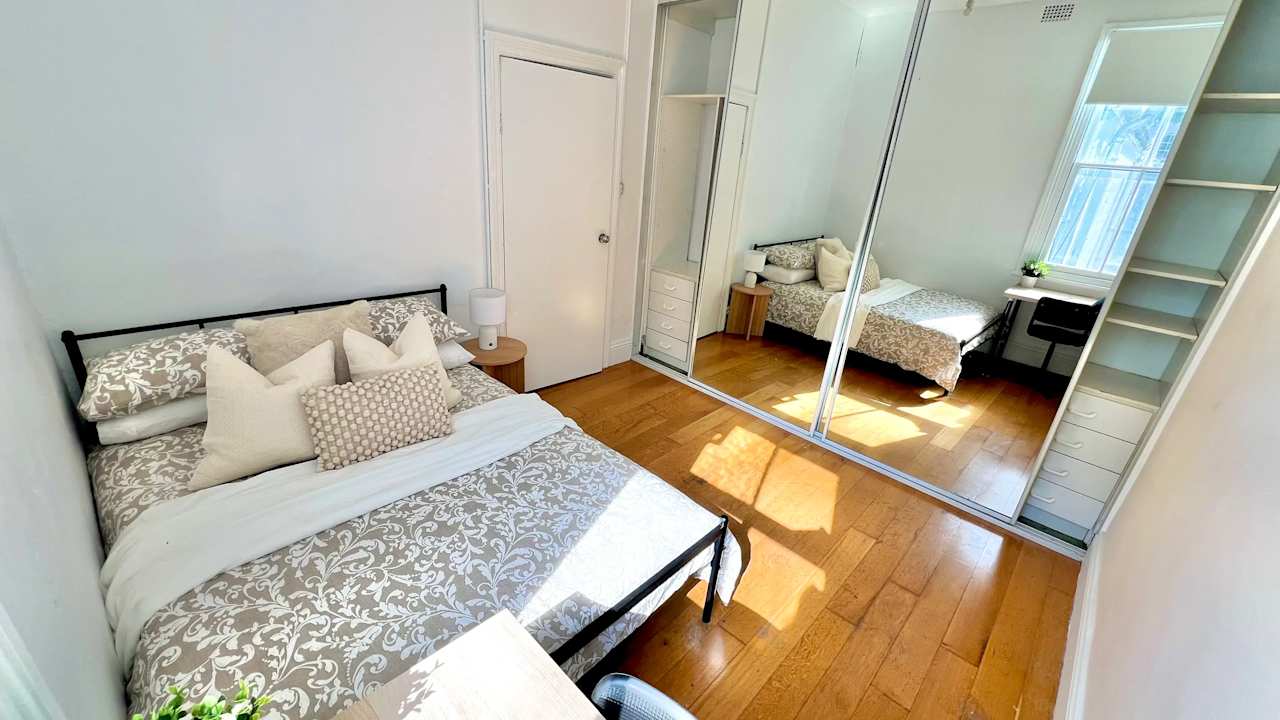Room in a share house