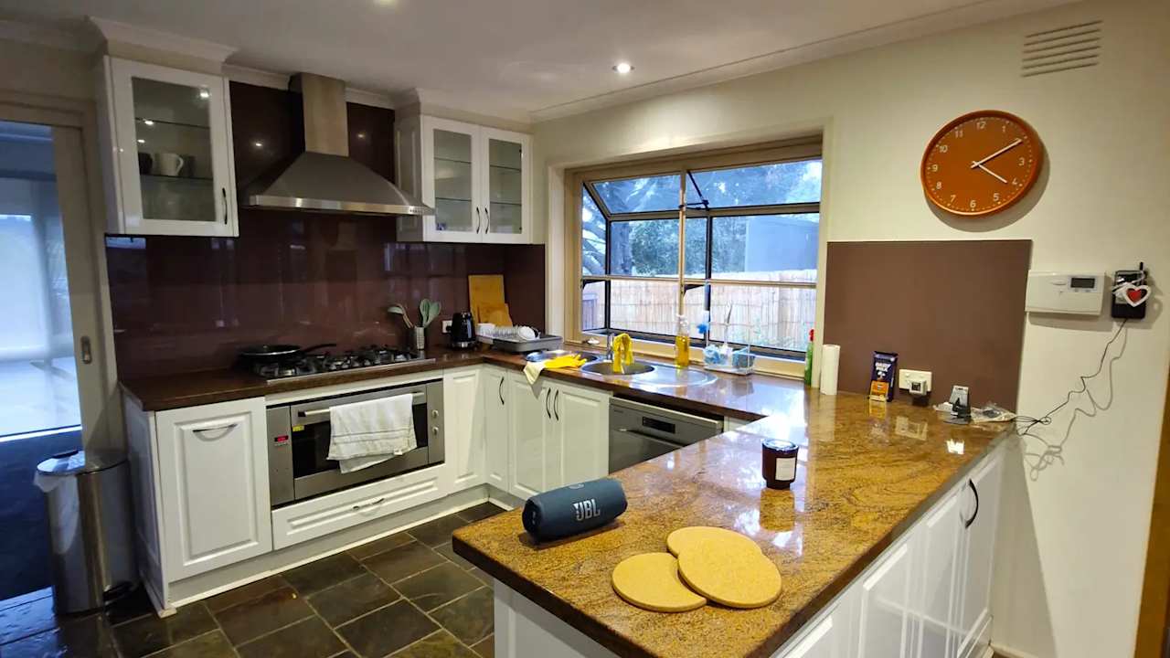 Furnished room in a share house