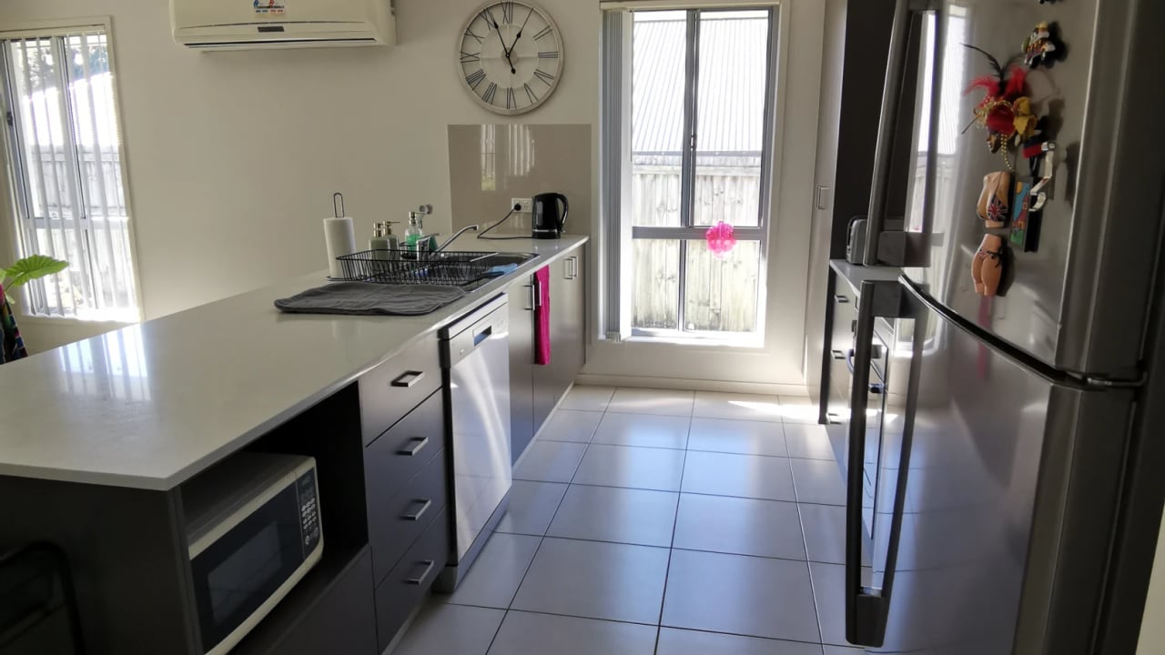 Room in a share house