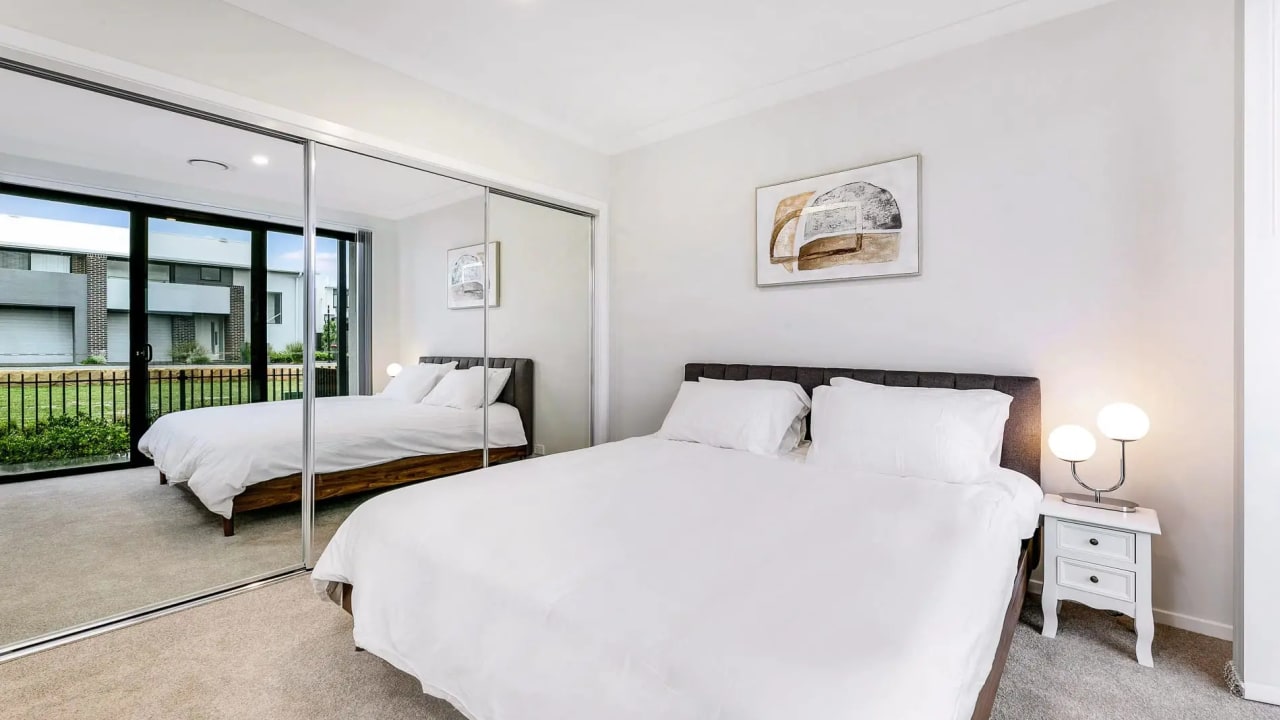 Furnished room in a share house