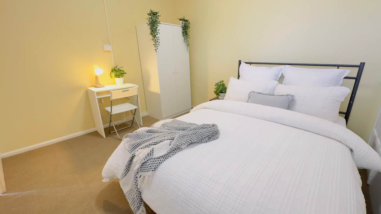 Furnished room in a flatshare