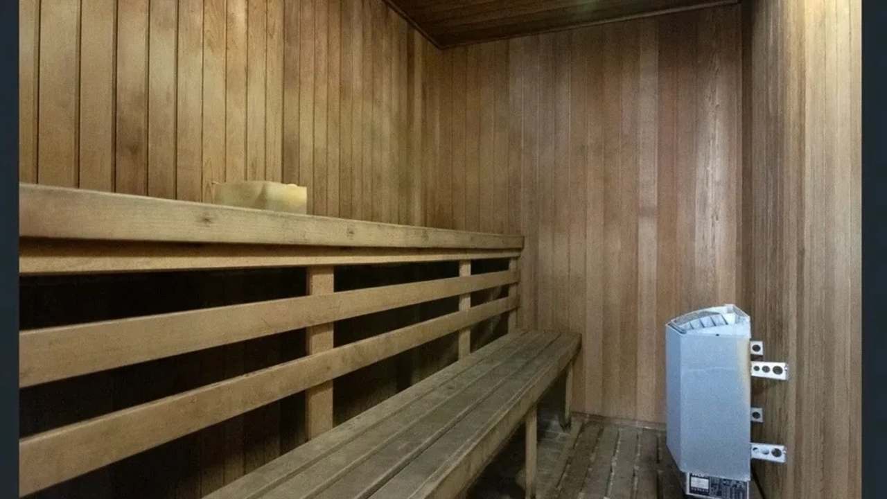 Unfurnished room with own bathroom