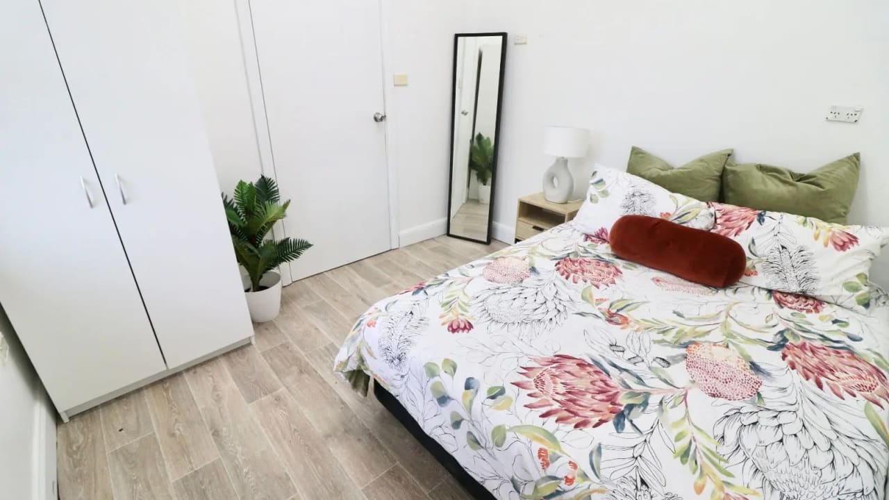 Room in a share house